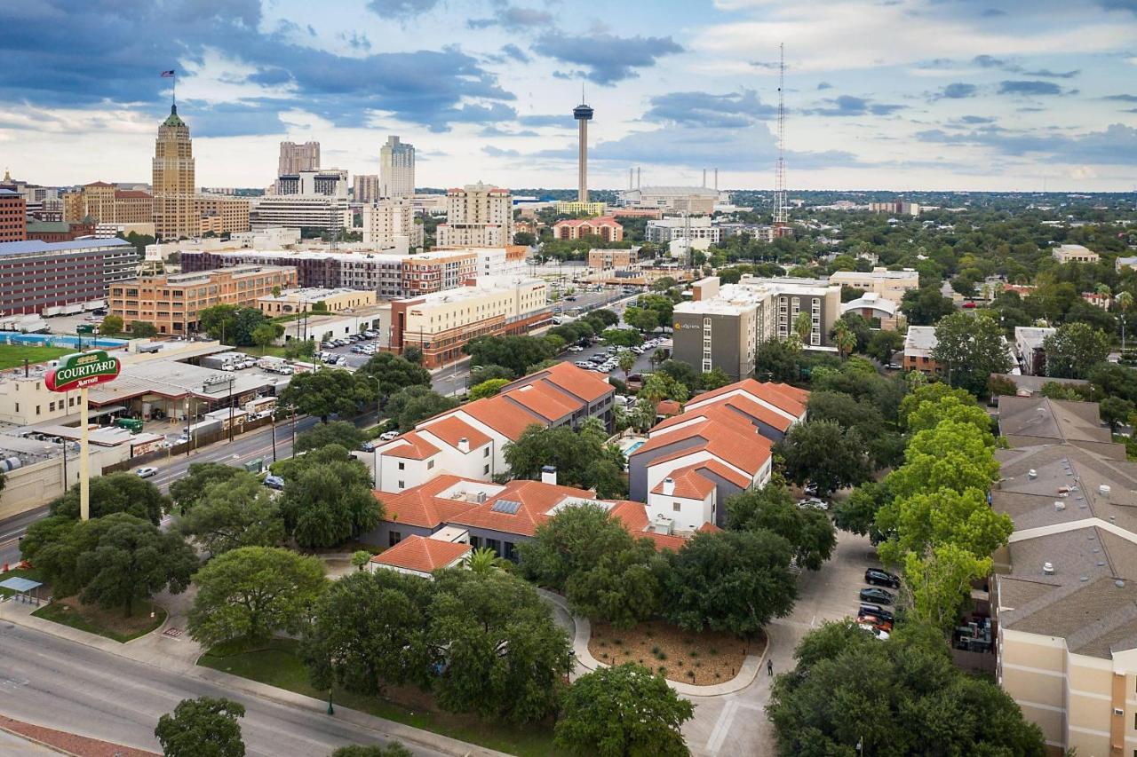 מלון Courtyard By Marriott San Antonio Downtown מראה חיצוני תמונה