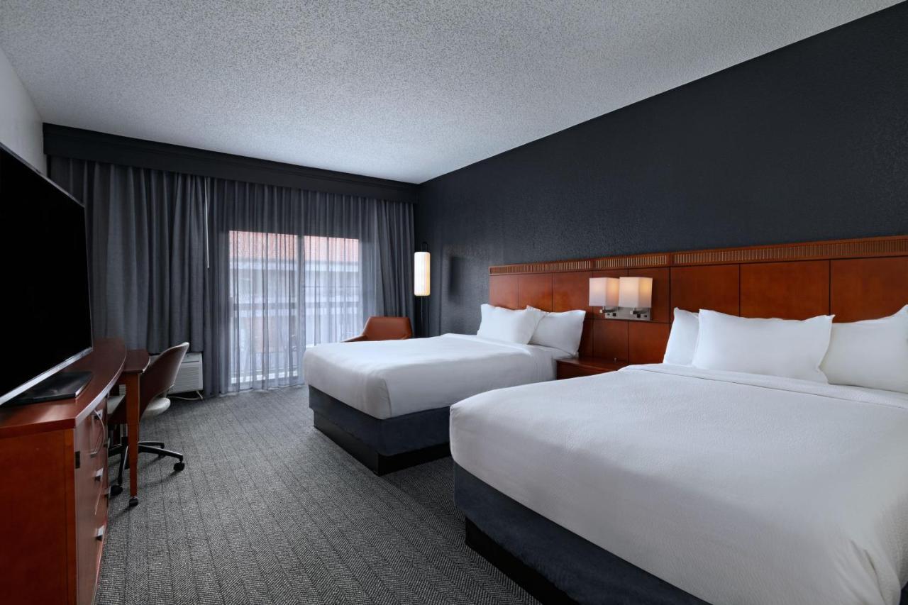 מלון Courtyard By Marriott San Antonio Downtown מראה חיצוני תמונה