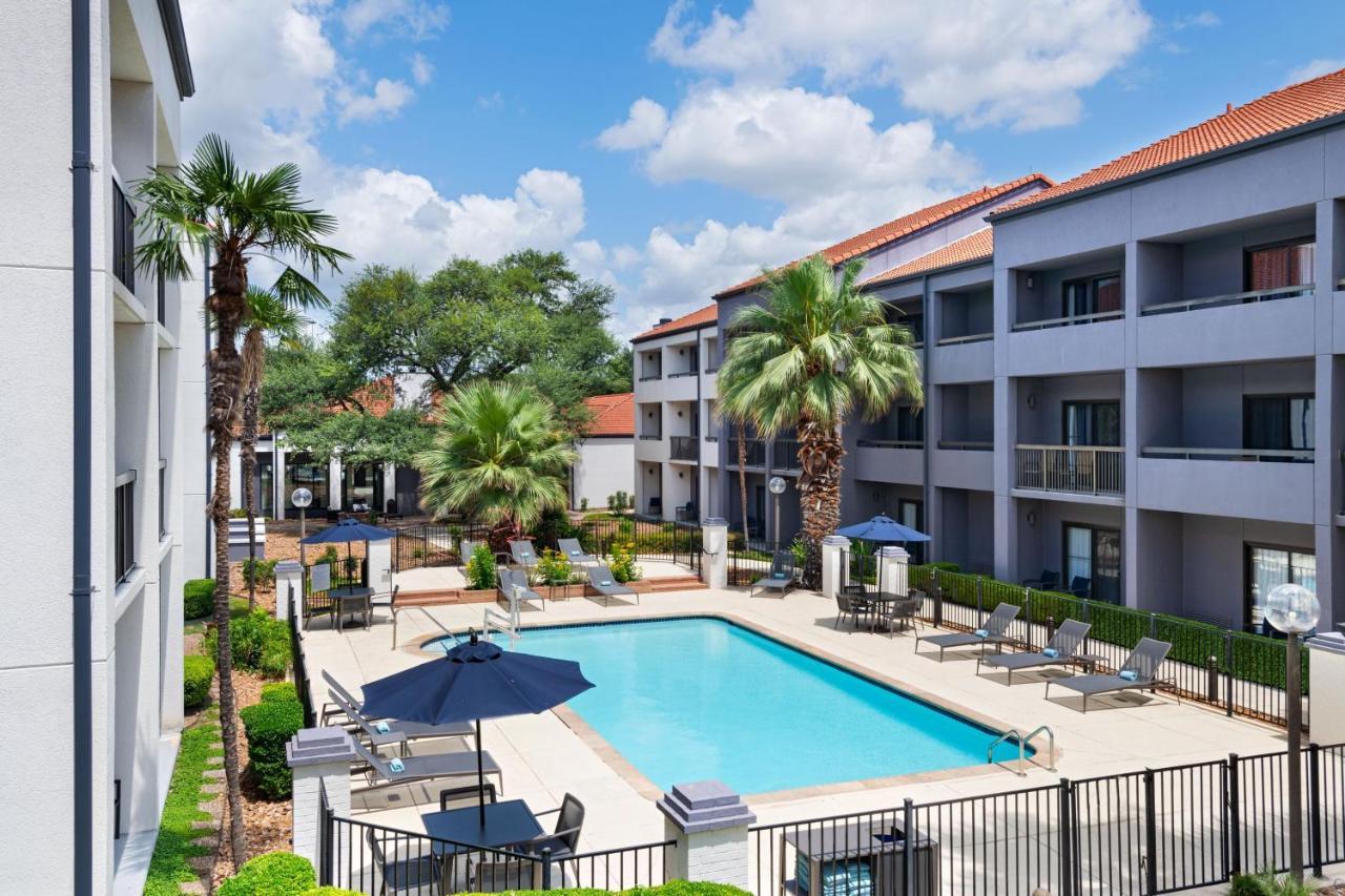 מלון Courtyard By Marriott San Antonio Downtown מראה חיצוני תמונה